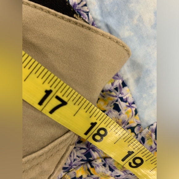 Ankle length tan pants - Picture 2 of 4